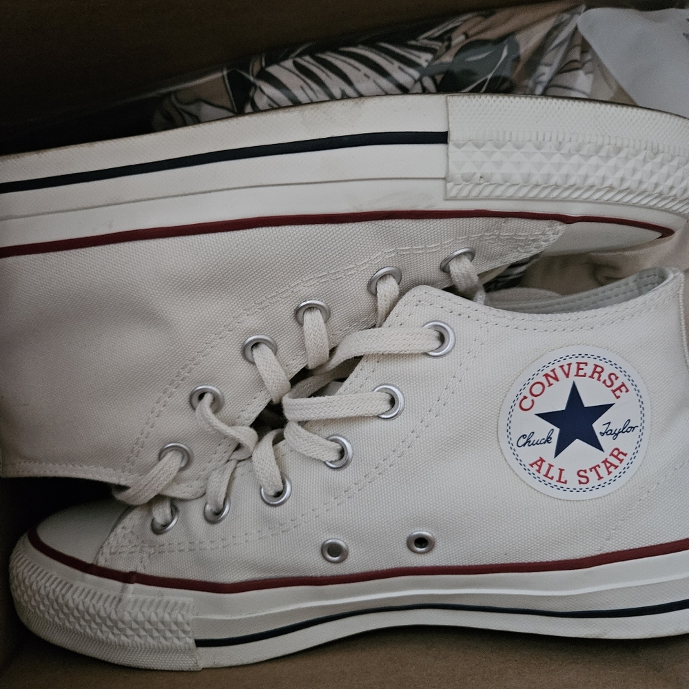 Converse Chuck Taylor All Star White Sneakers -reserved